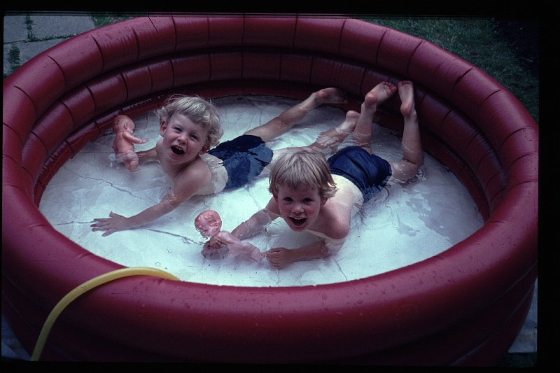 12.Delft jun 1966 Brigitte,Marion.JPG